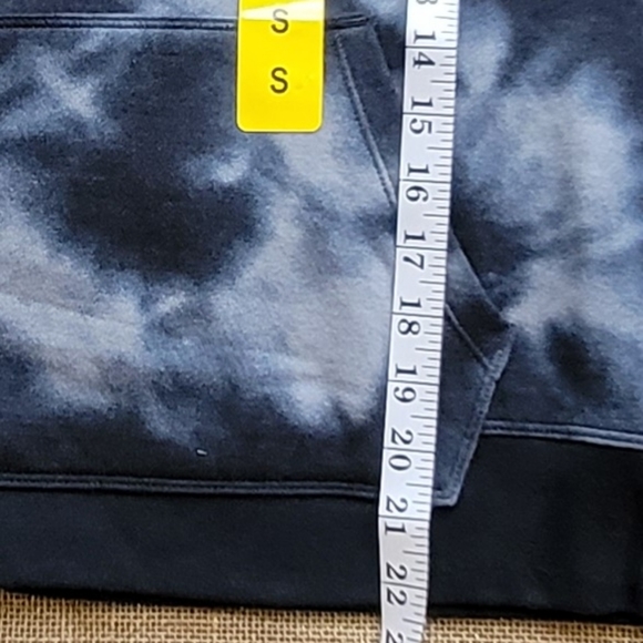 NEW Champion Hoodie Fleece Sweatshirt Tie Dye Size M, Ignore small sizing tag. - Picture 3 of 7